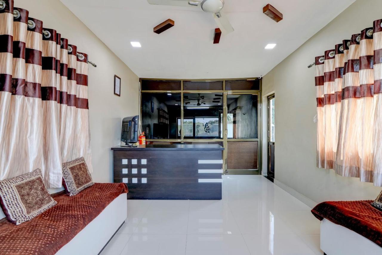 Spot On 71130 Hotel Shiv Krupa Anjar Екстер'єр фото