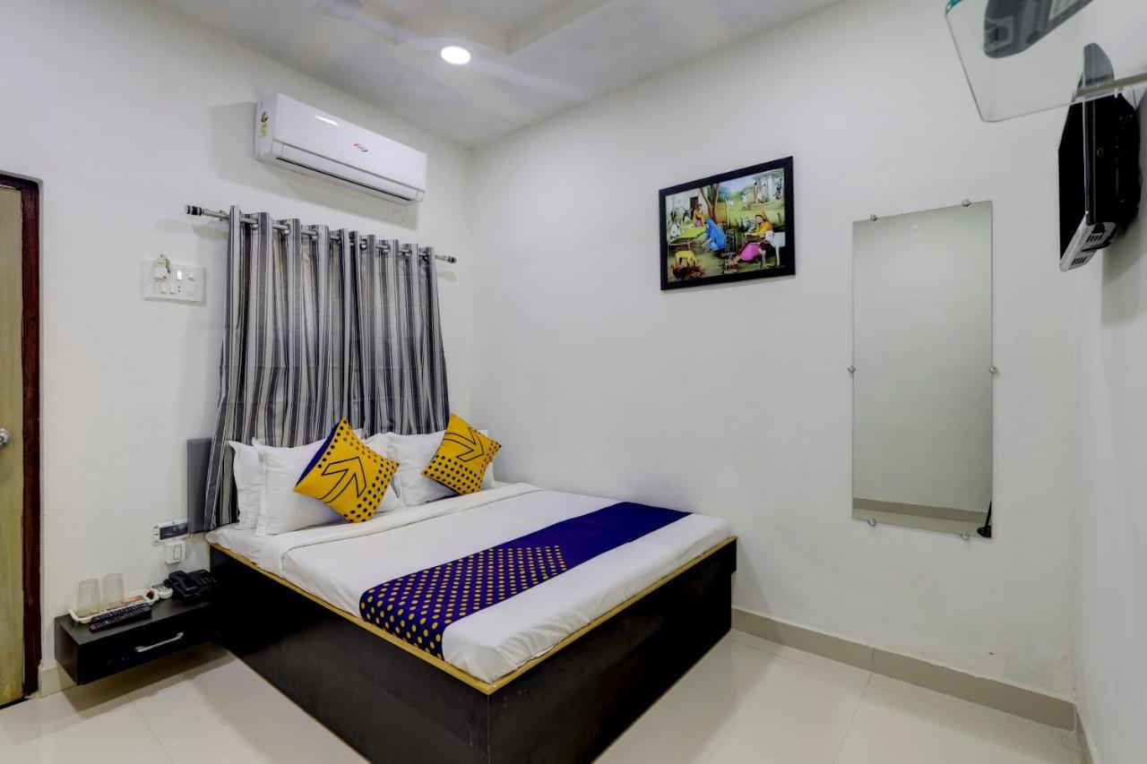 Spot On 71130 Hotel Shiv Krupa Anjar Екстер'єр фото
