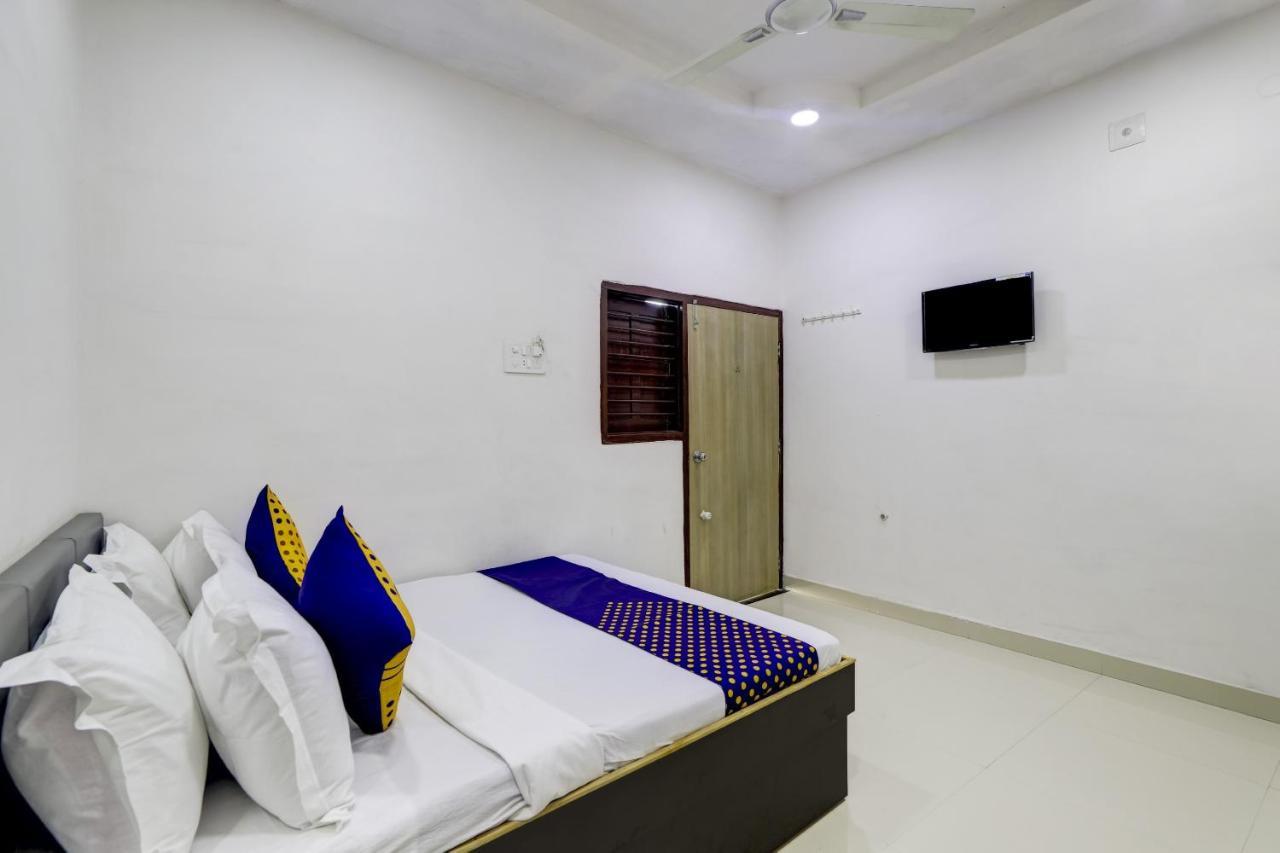 Spot On 71130 Hotel Shiv Krupa Anjar Екстер'єр фото