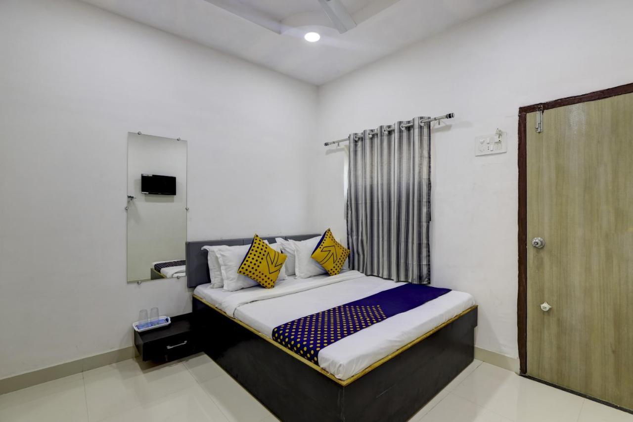 Spot On 71130 Hotel Shiv Krupa Anjar Екстер'єр фото